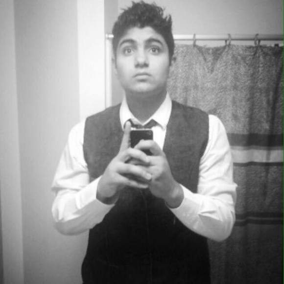 Meet your Posher, Khalid - Picture 1 of 1